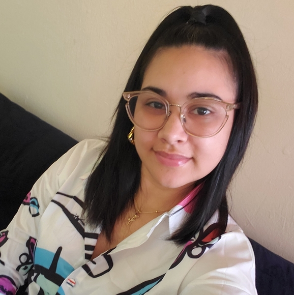 Meet your Posher, Justine - Picture 1 of 1